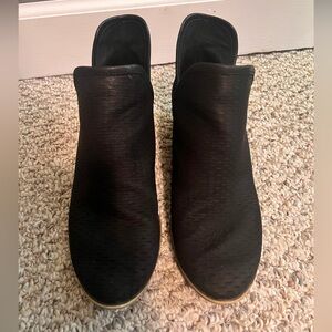 Lucky Brand Black Textured Ankle Boots